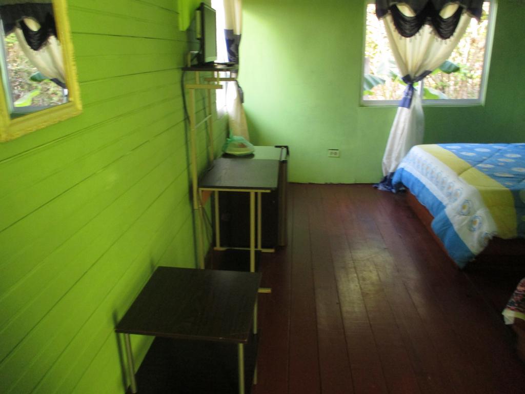 Hotel Flemming Tree Providencia Island Екстер'єр фото